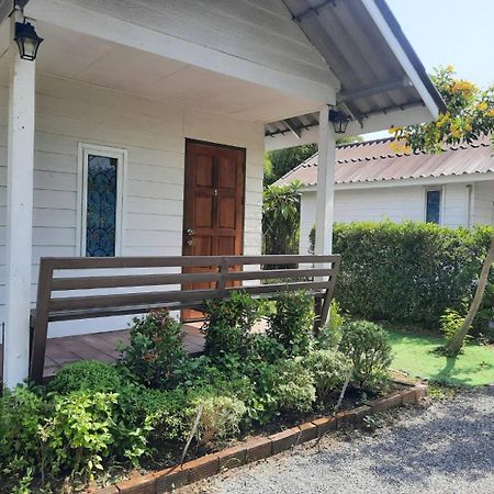 Homlomchomsuan หอมลมชมสวน Apartment Ban Mai  Exterior photo