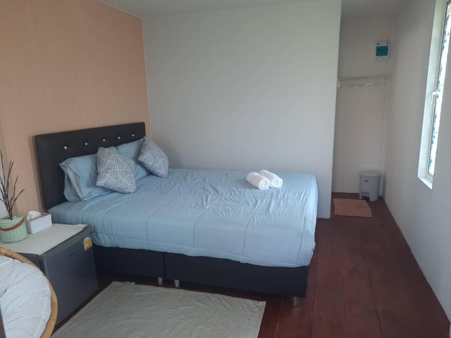 Homlomchomsuan หอมลมชมสวน Apartment Ban Mai  Room photo